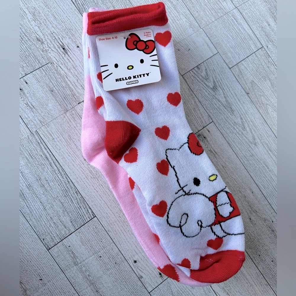 Hello Kitty Socks - Picture 2 of 8